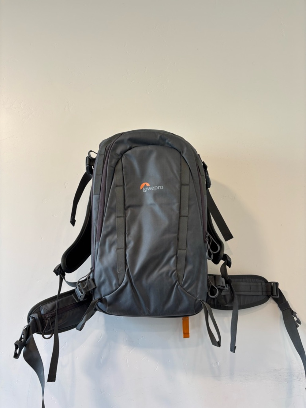 LowePro Whistler 350 AW Padded Camera Back Pack Grey/Orange 11.6x11.8x20.9"